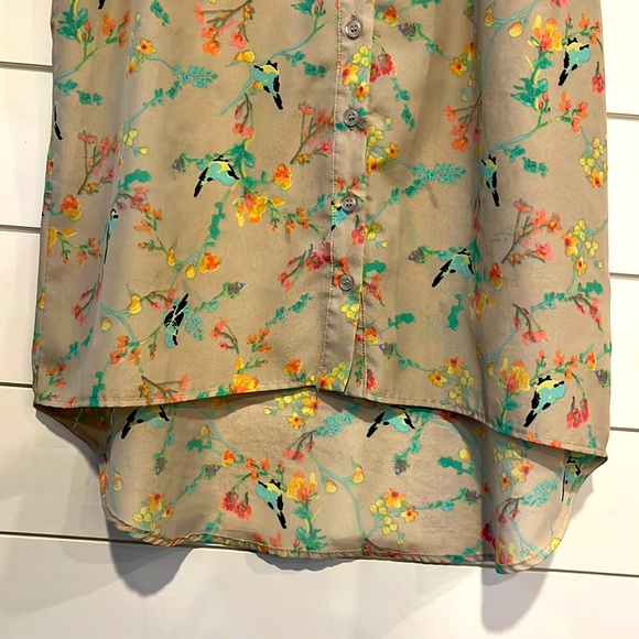 Maurice’s sleeveless button down - Picture 3 of 7